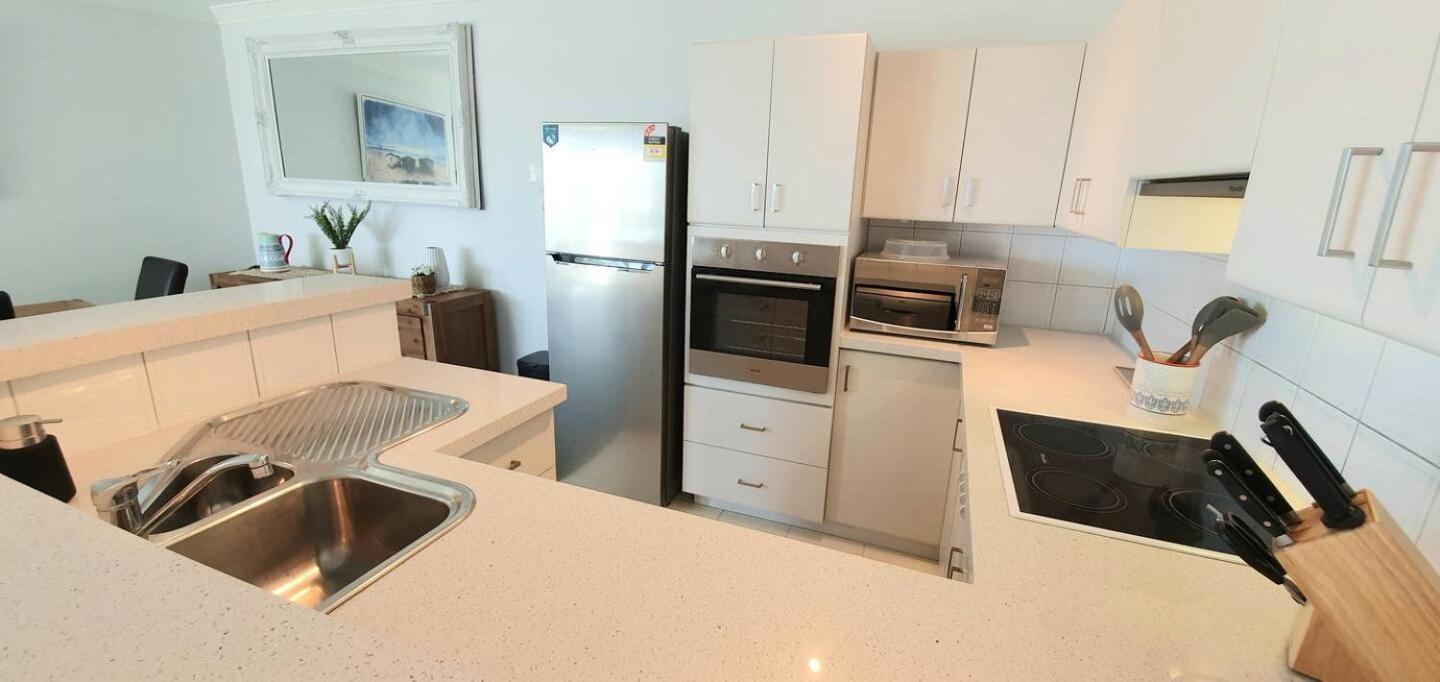 Sandcastles Beachfront Luxury Retreat Apartment Perth Bagian luar foto