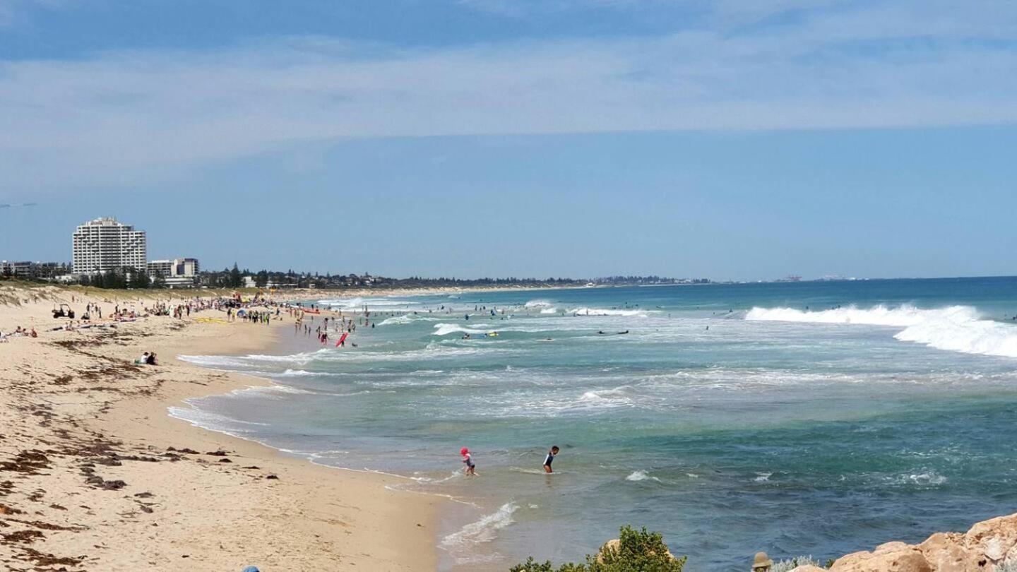 Sandcastles Beachfront Luxury Retreat Apartment Perth Bagian luar foto