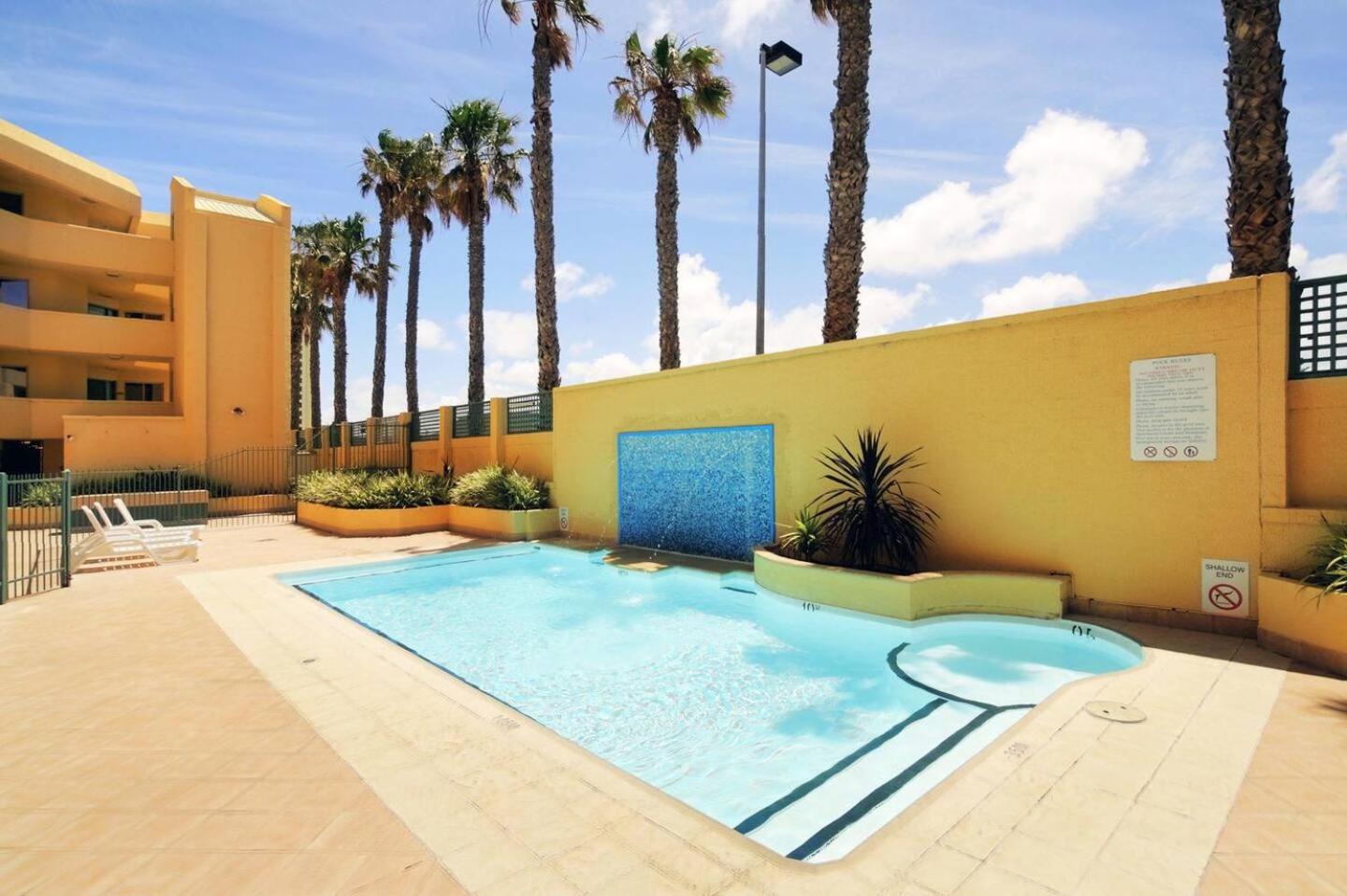 Sandcastles Beachfront Luxury Retreat Apartment Perth Bagian luar foto
