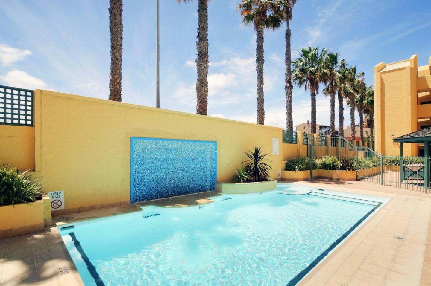 Sandcastles Beachfront Luxury Retreat Apartment Perth Bagian luar foto