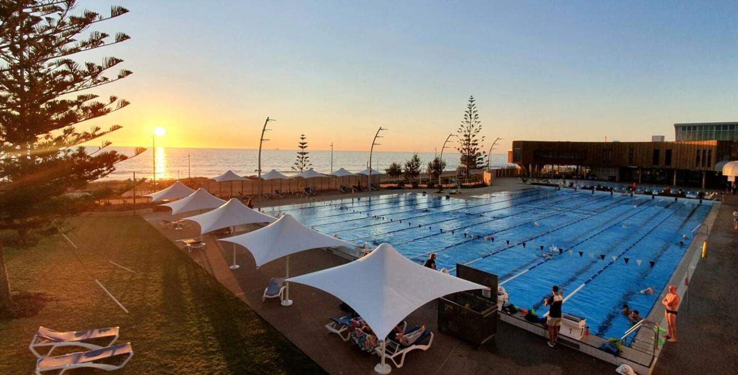 Sandcastles Beachfront Luxury Retreat Apartment Perth Bagian luar foto
