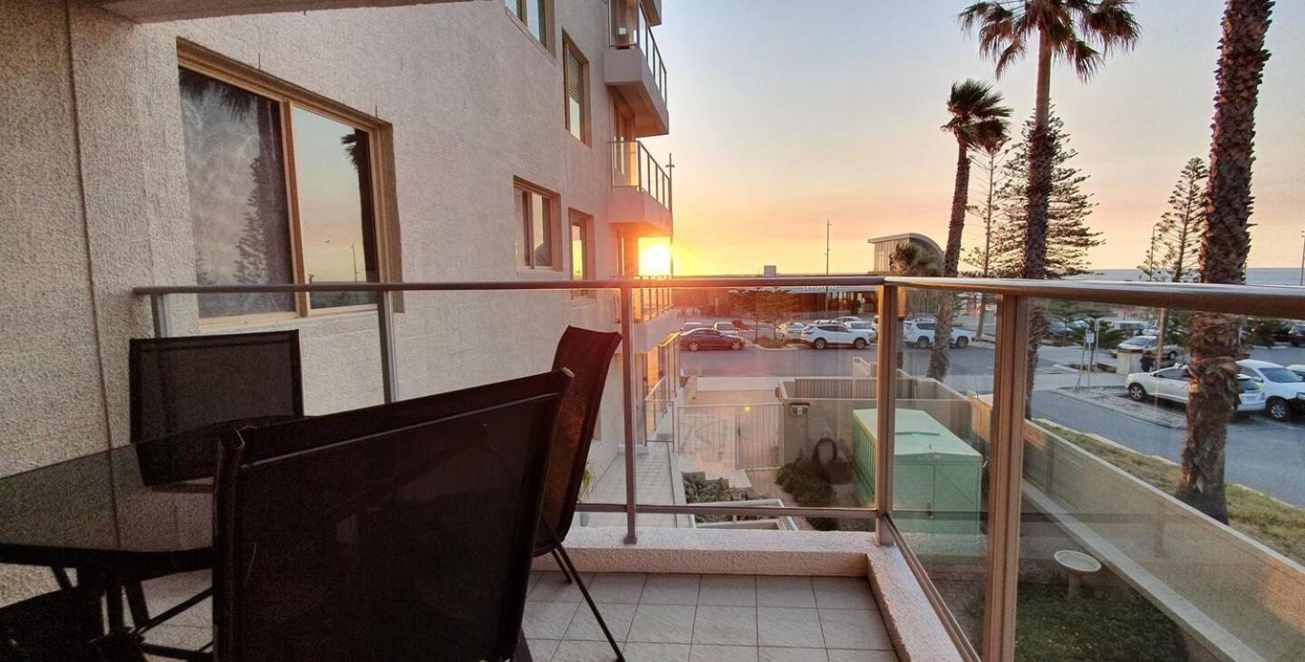 Sandcastles Beachfront Luxury Retreat Apartment Perth Bagian luar foto