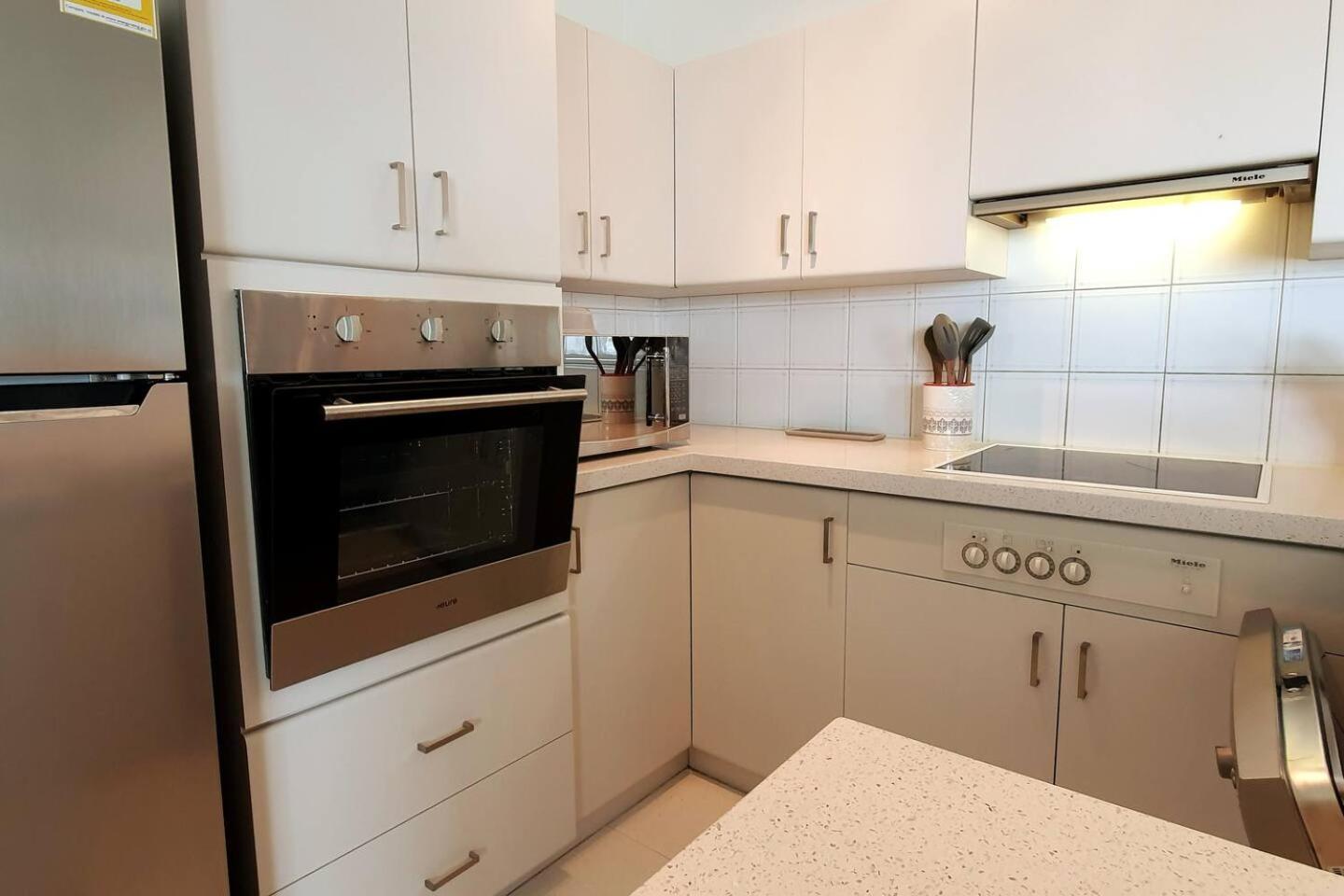 Sandcastles Beachfront Luxury Retreat Apartment Perth Bagian luar foto