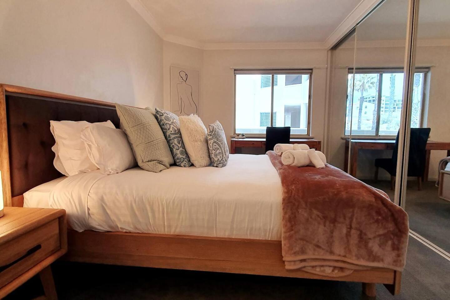 Sandcastles Beachfront Luxury Retreat Apartment Perth Bagian luar foto